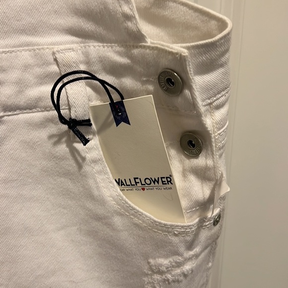Wallflower White Short Overalls Size L - Picture 7 of 16
